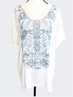 JOHNNY WAS Embroidered Tunic Top Ivory Blue Boho Short Sleeve Medium Relaxed Fit